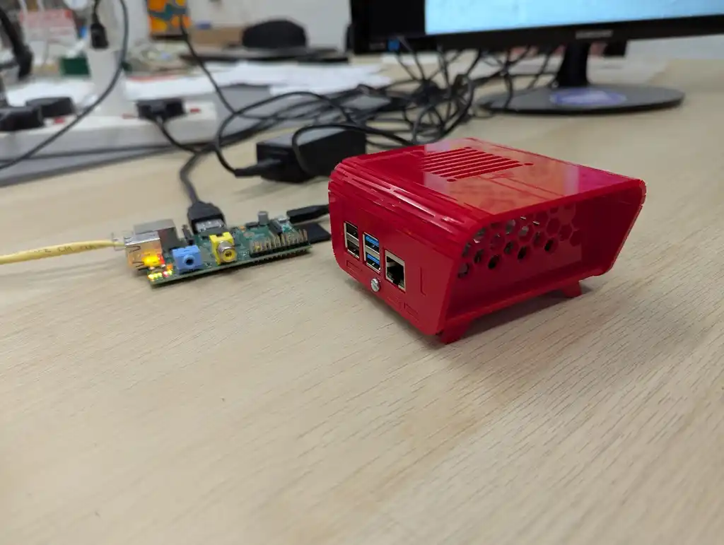 picture of raspberry pi in plastic case